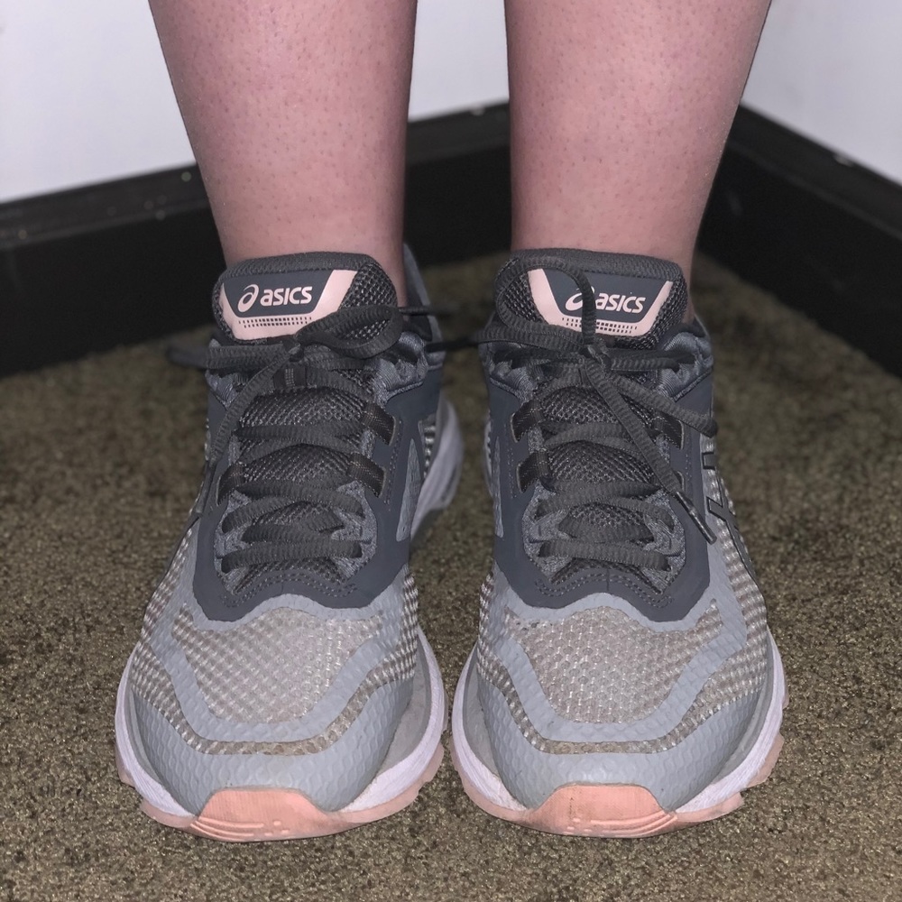 Acics Running Sneaks